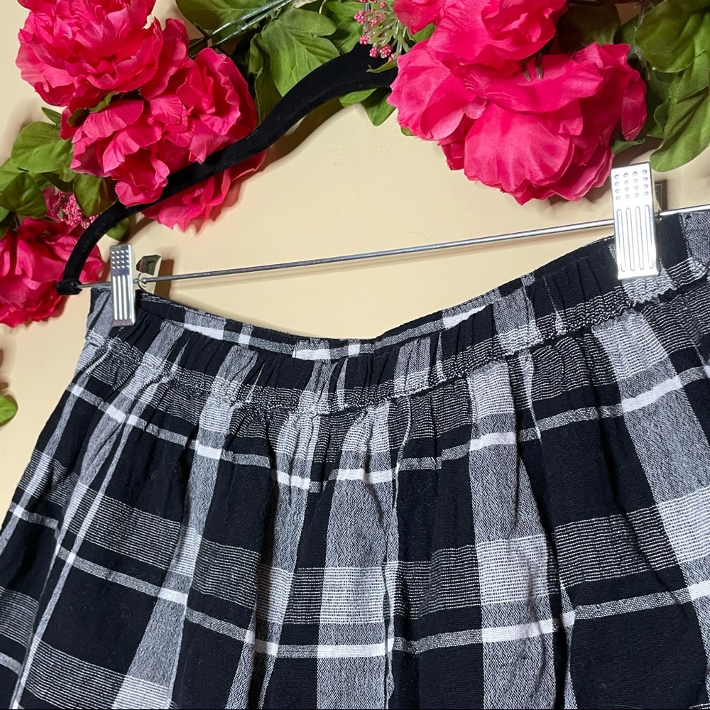 American Eagle Black & White Plaid High Waisted Shorts Size L - Picture 5 of 8